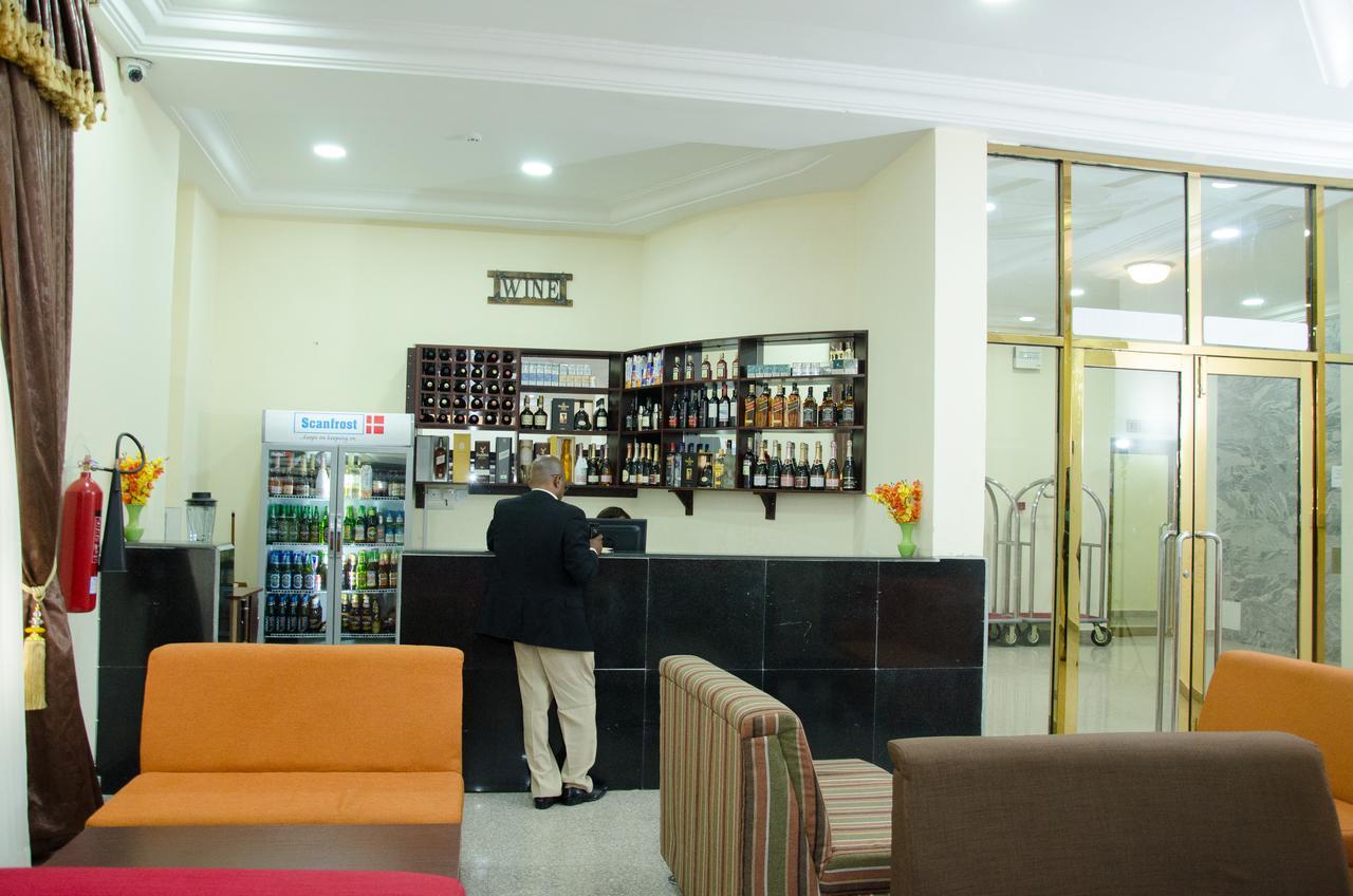 Hotel Reno Αμπούζα Εξωτερικό φωτογραφία