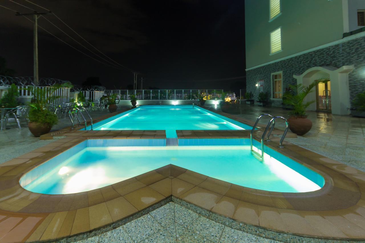 Hotel Reno Αμπούζα Εξωτερικό φωτογραφία