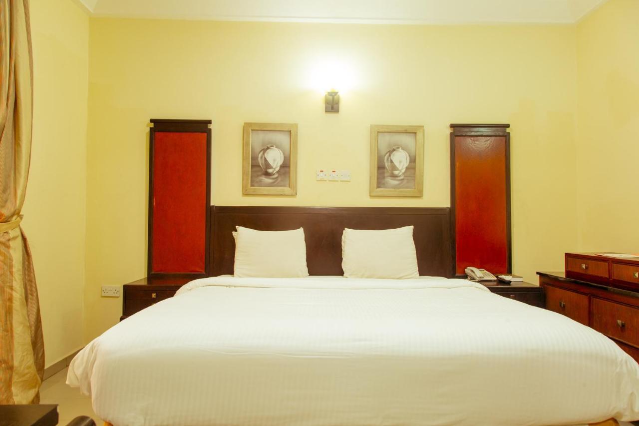 Hotel Reno Αμπούζα Εξωτερικό φωτογραφία