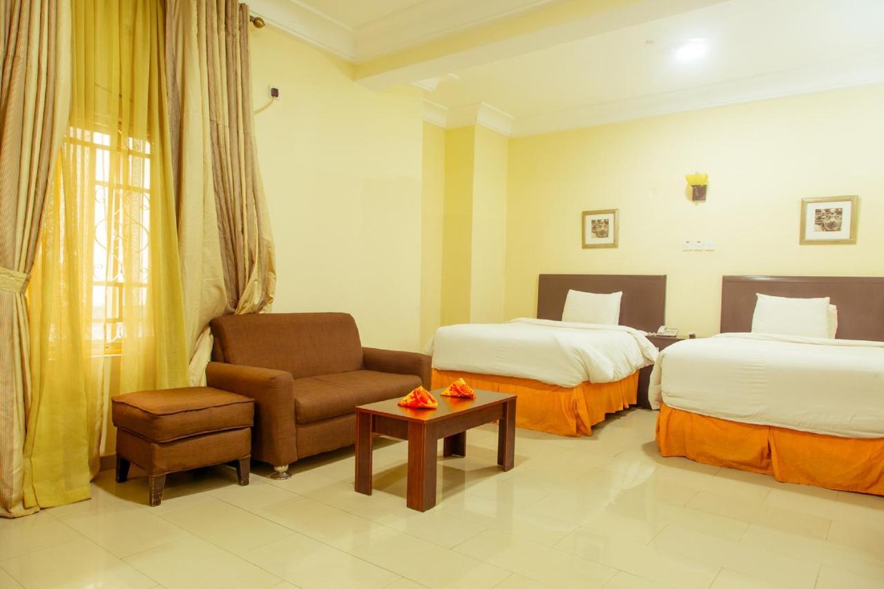 Hotel Reno Αμπούζα Εξωτερικό φωτογραφία