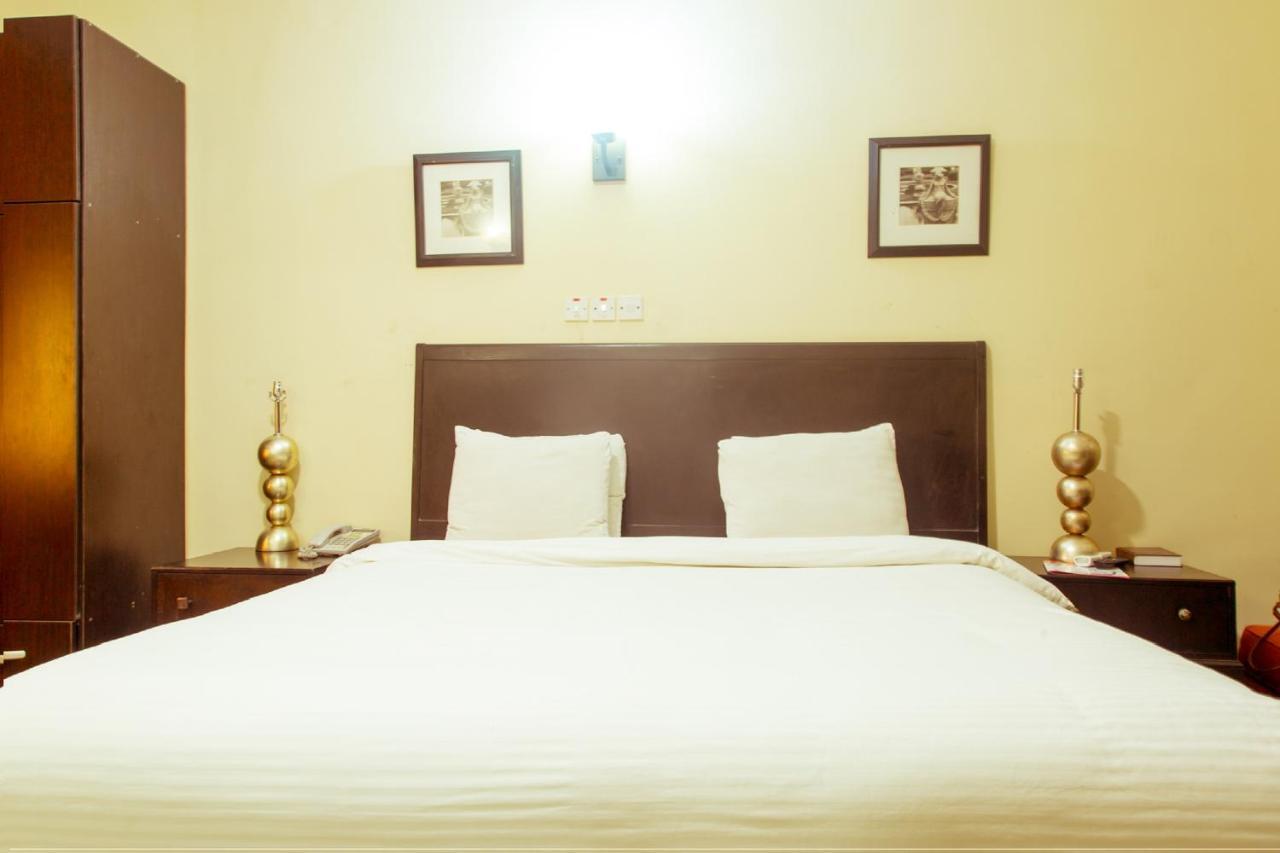 Hotel Reno Αμπούζα Εξωτερικό φωτογραφία