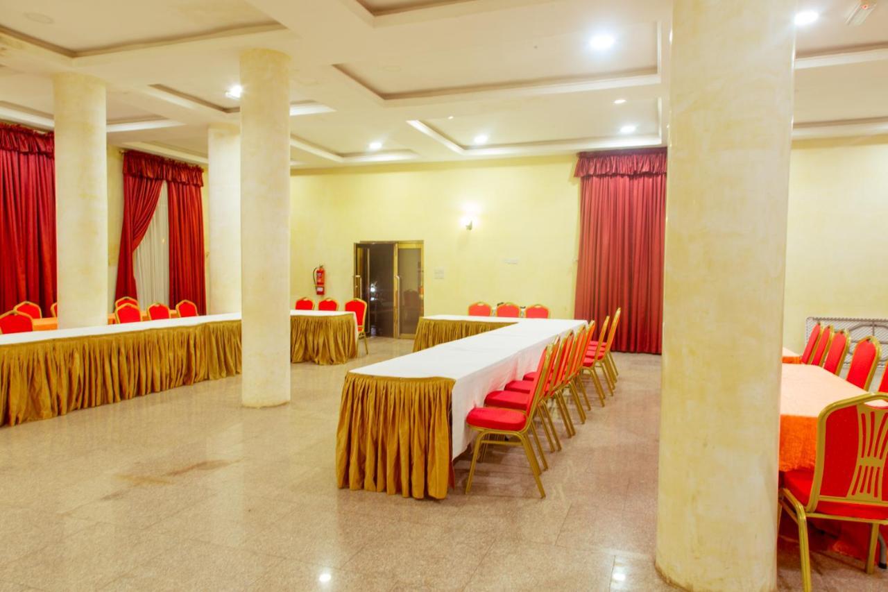 Hotel Reno Αμπούζα Εξωτερικό φωτογραφία