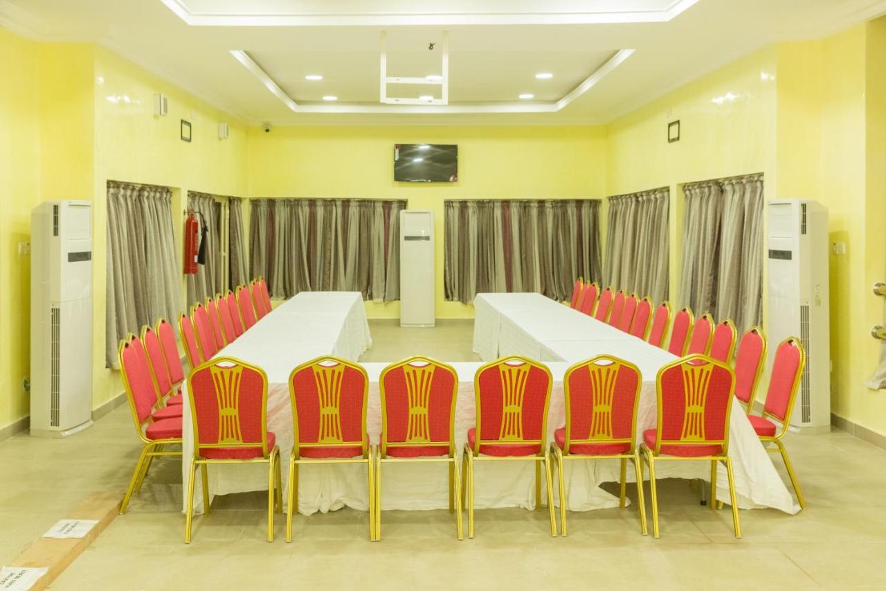 Hotel Reno Αμπούζα Εξωτερικό φωτογραφία