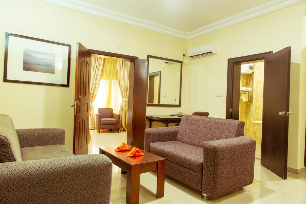 Hotel Reno Αμπούζα Εξωτερικό φωτογραφία