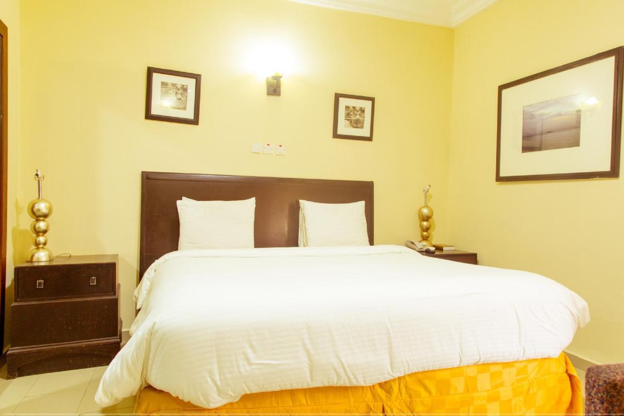 Hotel Reno Αμπούζα Εξωτερικό φωτογραφία